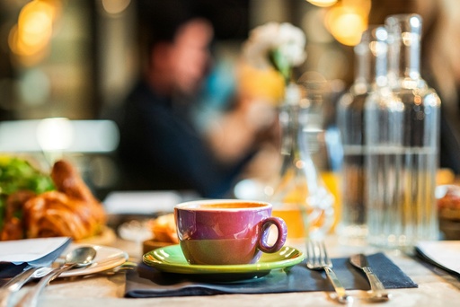 Un déjeuner d'affaire convivial